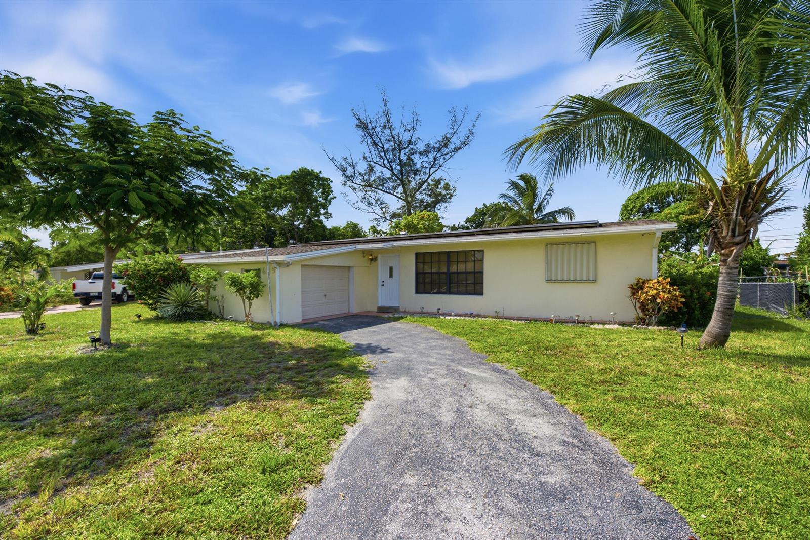 6115 SW 3rd Street, Margate FL 33068