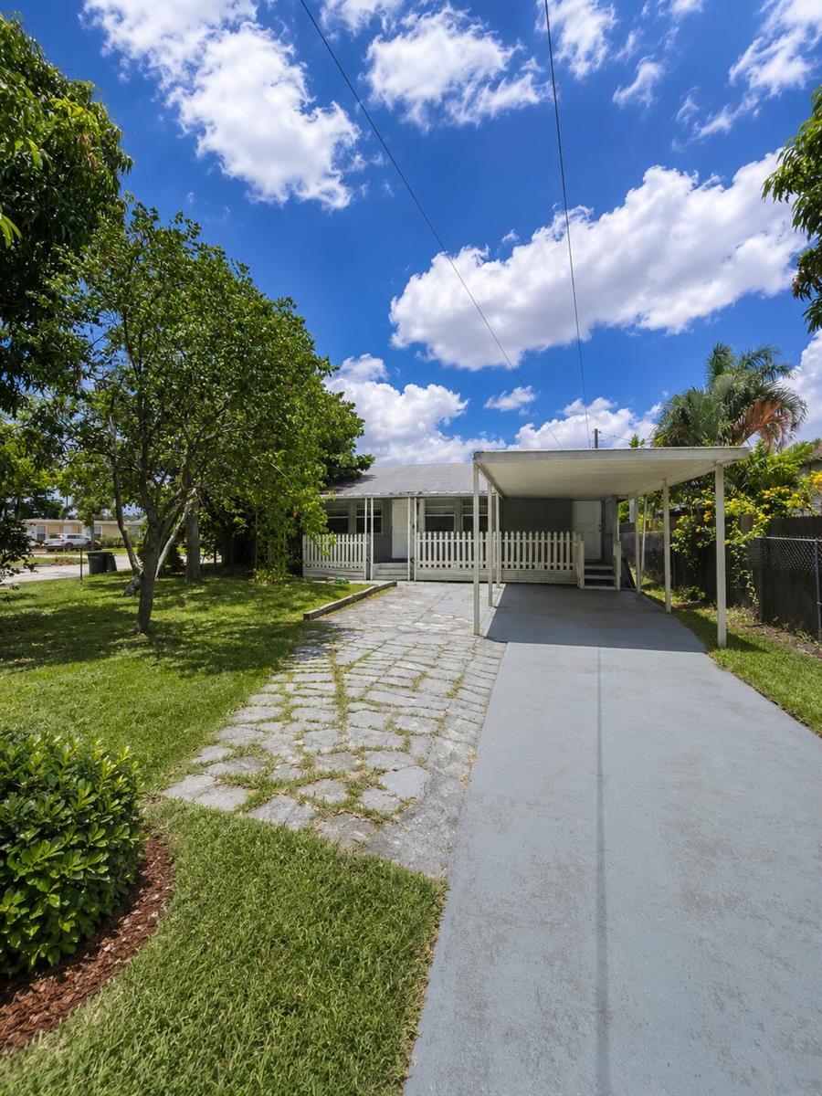 5317 Garden Avenue, West Palm Beach FL 33405