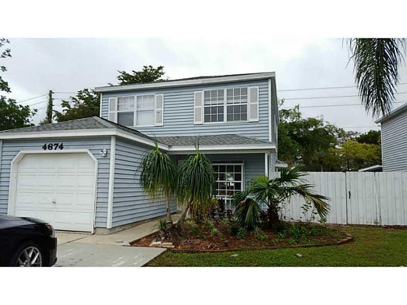 4674 Lakeside Circle, West Palm Beach FL 33417