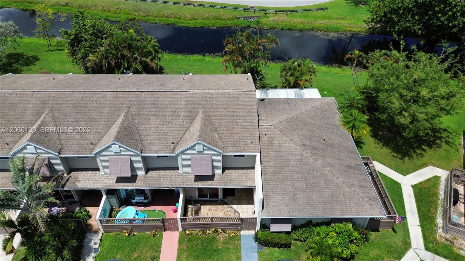 309 W Hemingway Cir, Margate FL 33063 photo 4