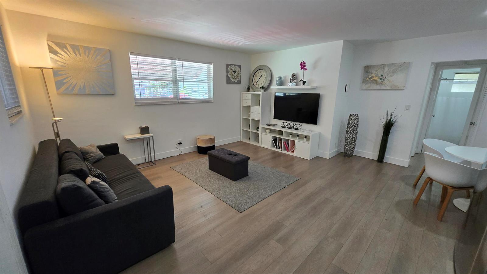 704 NE 8TH Street # 1, Hallandale Beach FL 33009 photo 2