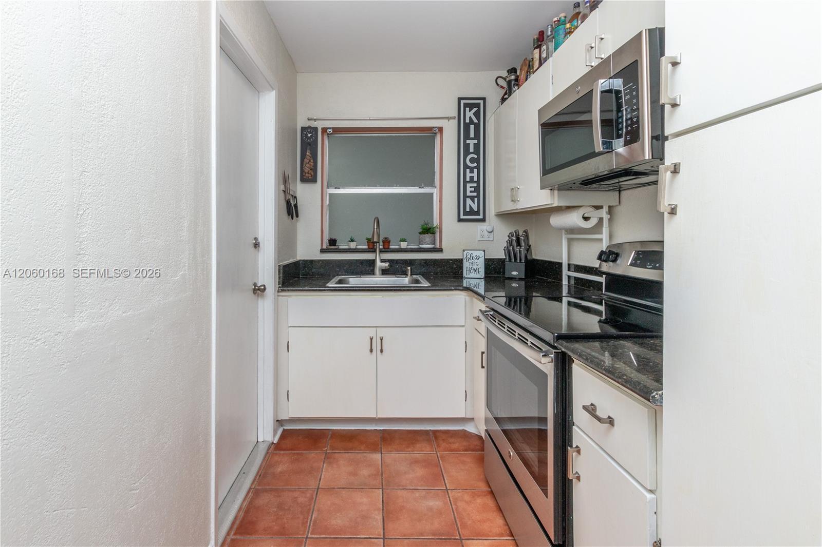 1425 Arthur St # 409B, Hollywood FL 33020 photo 2