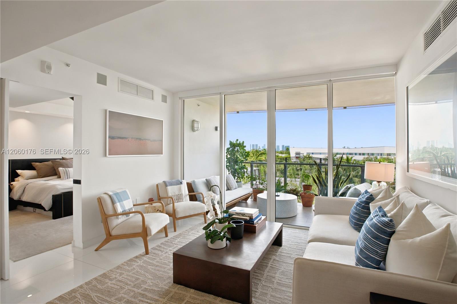 2155 Washington Ct # 504, Miami Beach FL 33139 photo 2