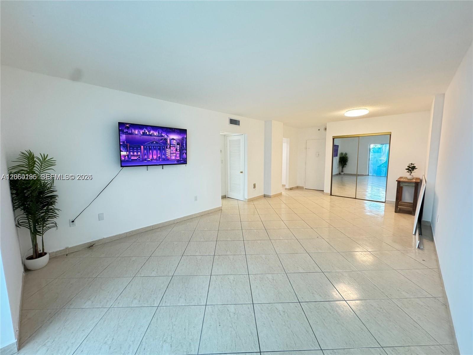 400 Kings Point Dr # 320, Sunny Isles Beach FL 33160 photo 3