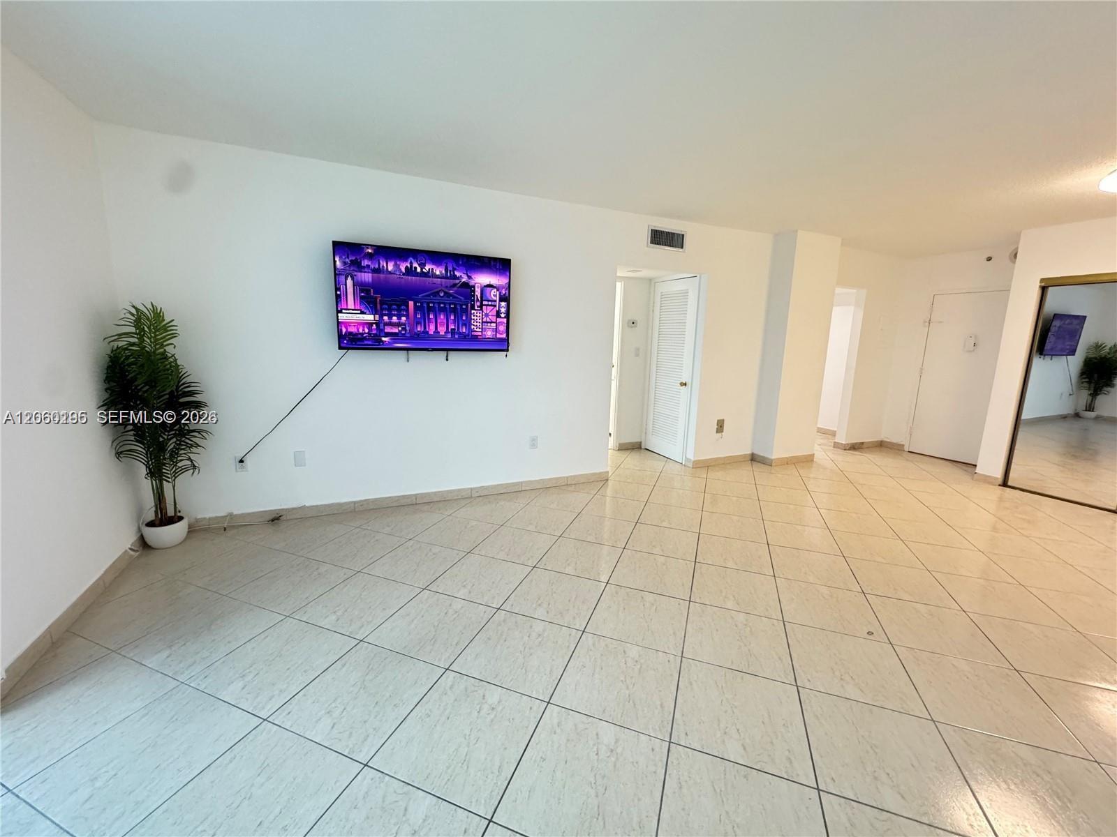 400 Kings Point Dr # 320, Sunny Isles Beach FL 33160