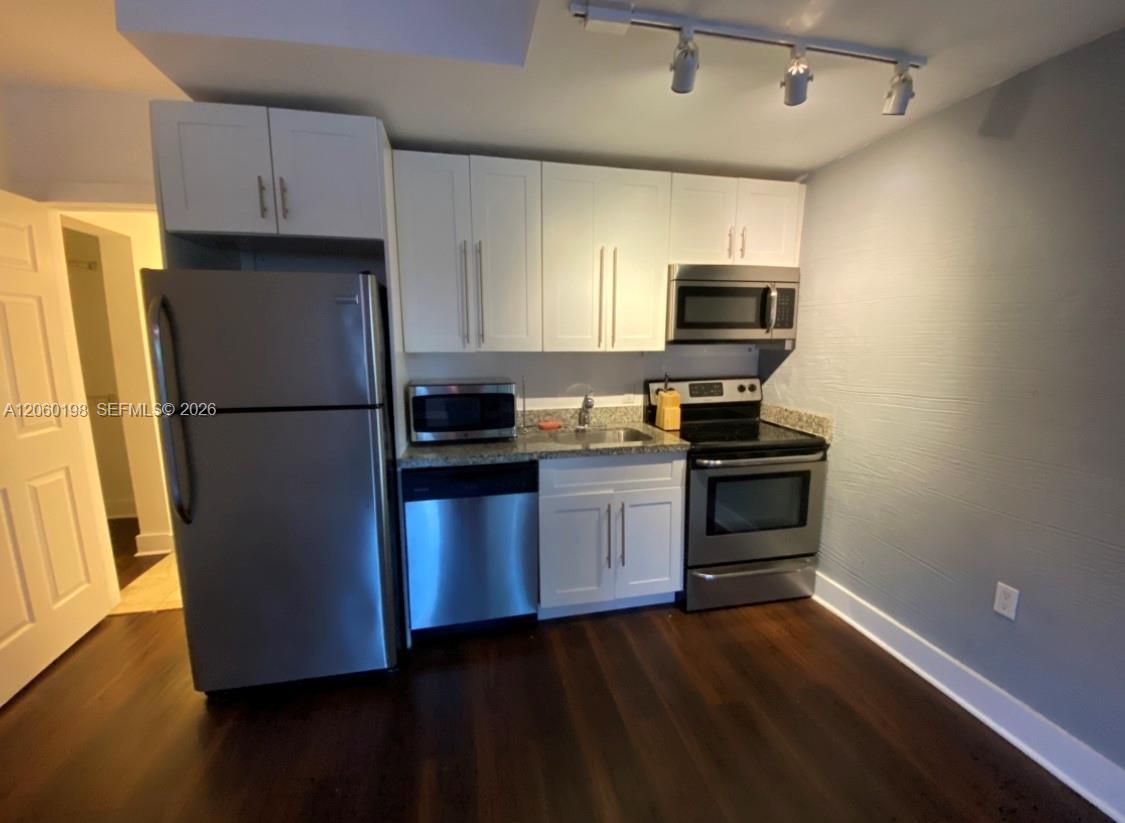 274 NW 32nd St # 1, Miami FL 33127 photo 2