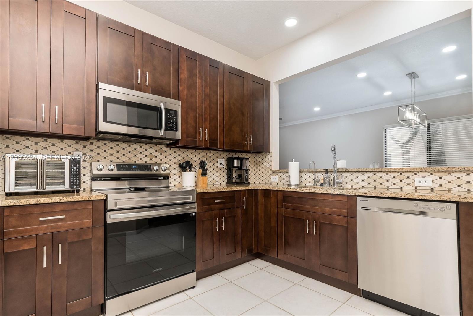 3044 La Mirage Dr, Lauderhill FL 33319 photo 4
