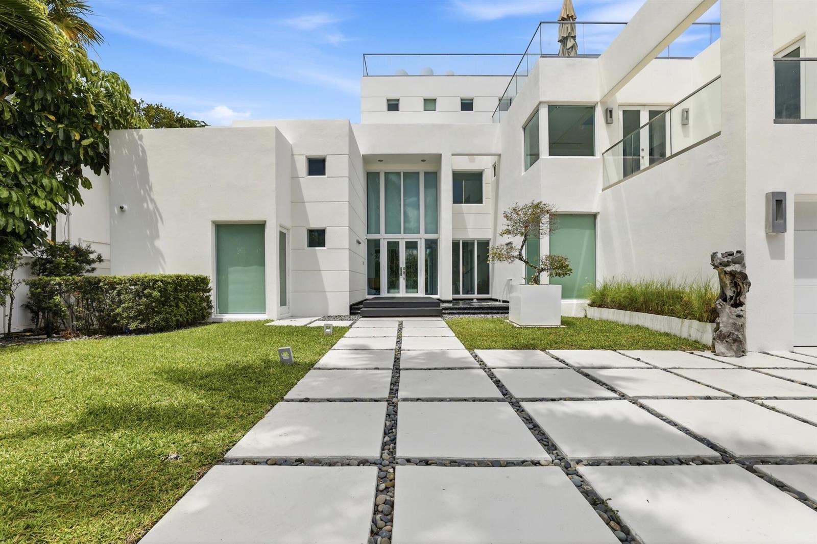 3017 N ATLANTIC Boulevard, Fort Lauderdale FL 33308 photo 2