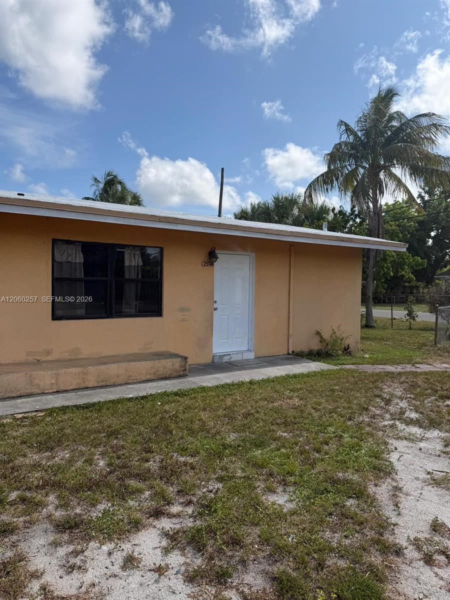 2580 SW 8th St # 2, Fort Lauderdale FL 33312
