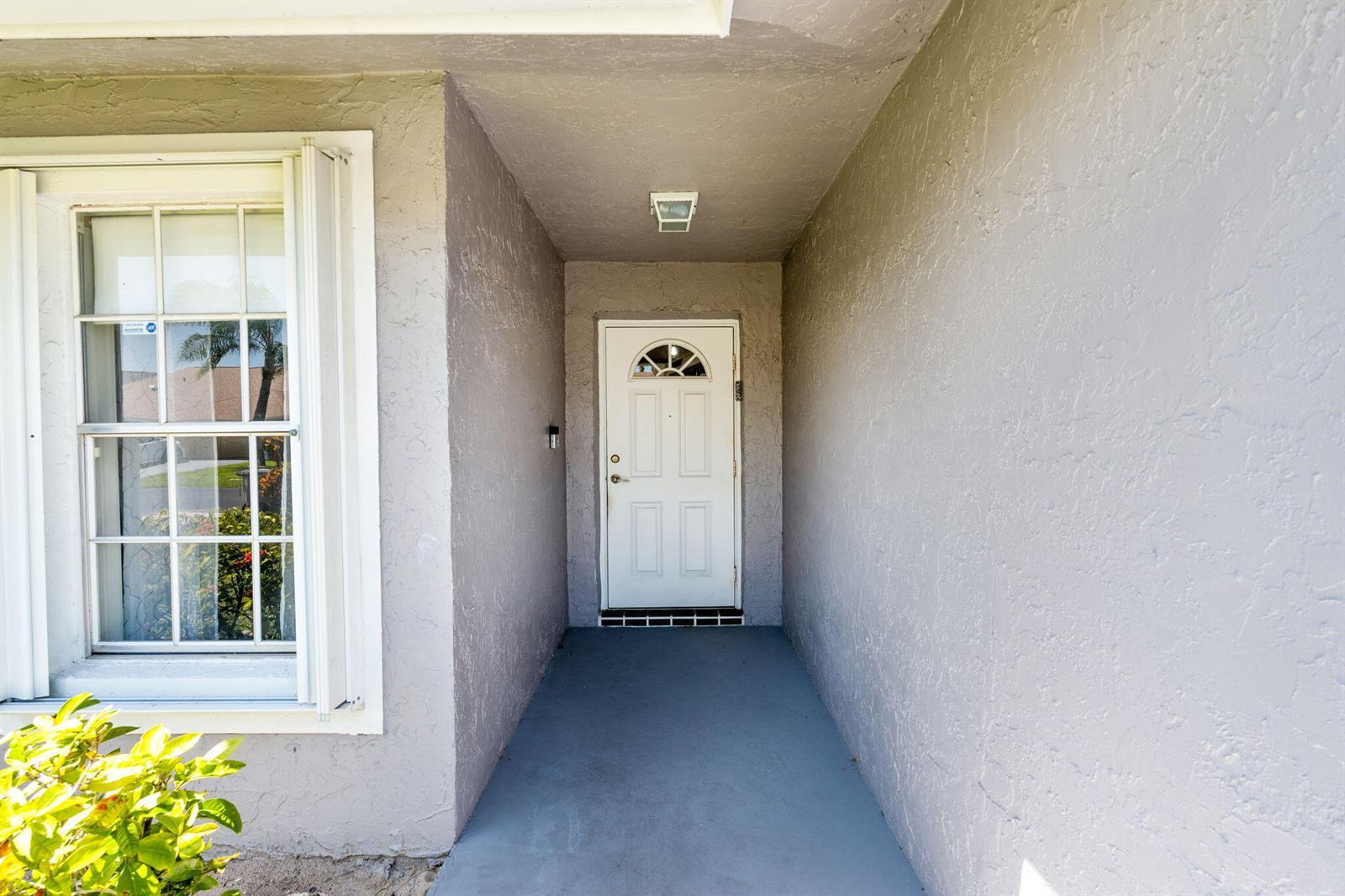 5256 Tiffany Anne Circle, West Palm Beach FL 33417 photo 4