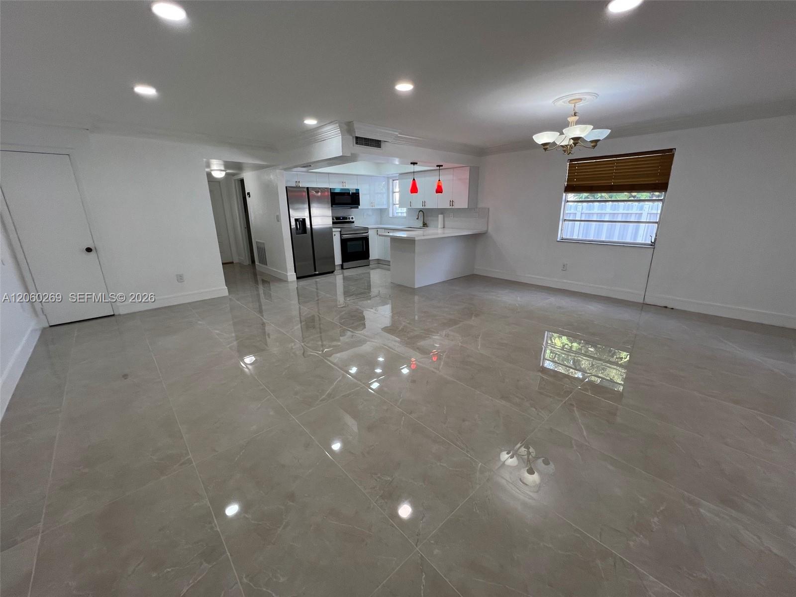 1820 W 72nd Pl, Hialeah FL 33014 photo 2