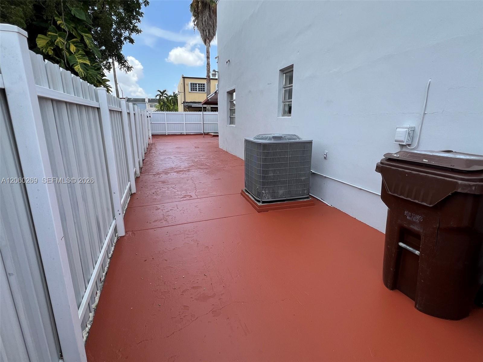 1820 W 72nd Pl, Hialeah FL 33014 photo 5