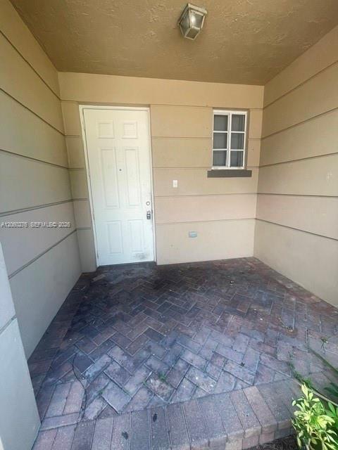 1992 Nassau Dr, Riviera Beach FL 33404 photo 3