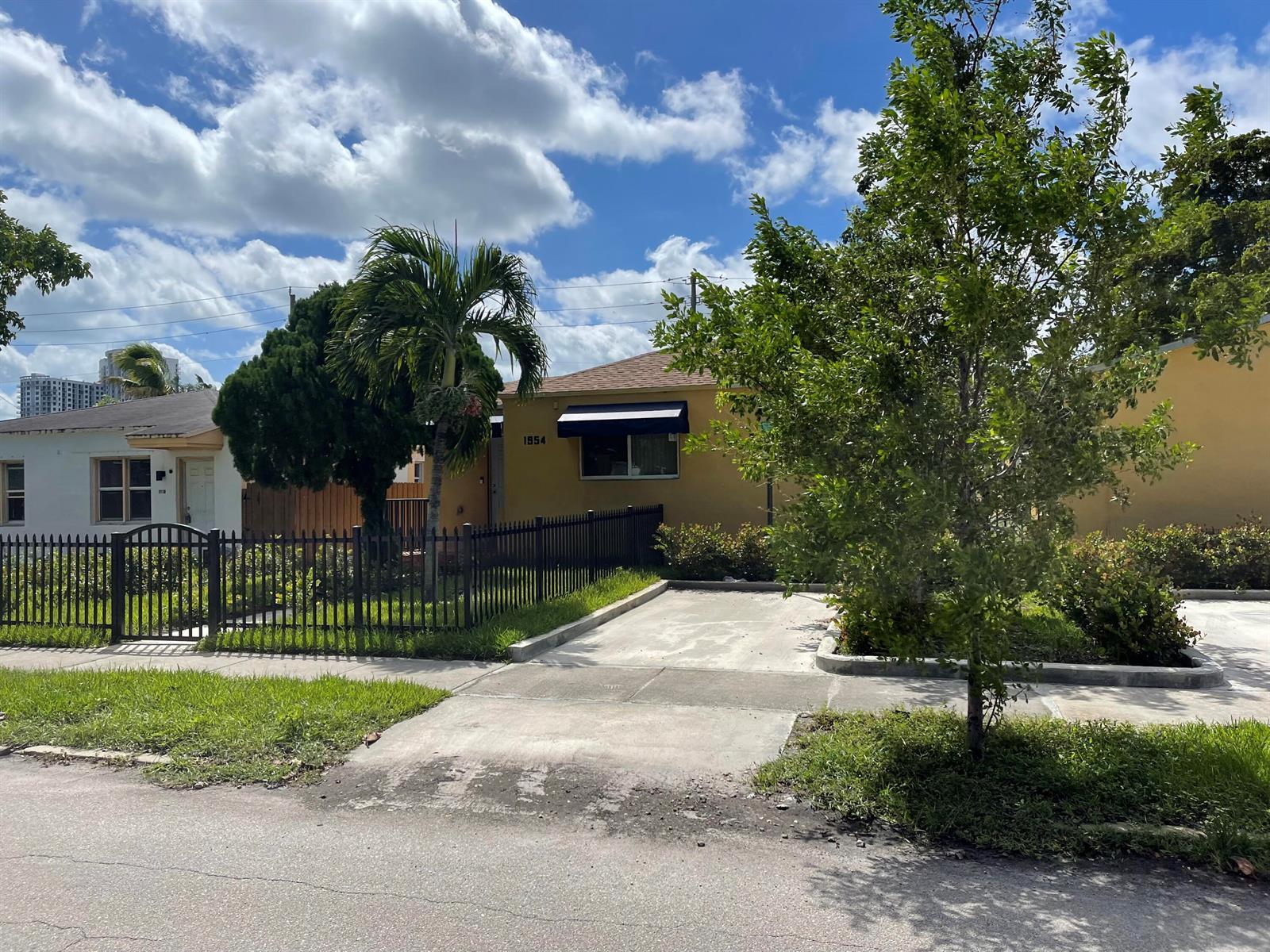 1954 BUCHANAN Street, Hollywood FL 33020