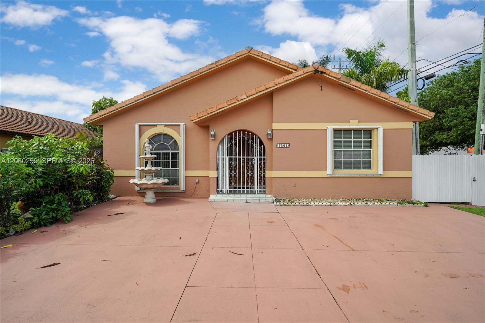 3201 W 76th St, Hialeah FL 33018