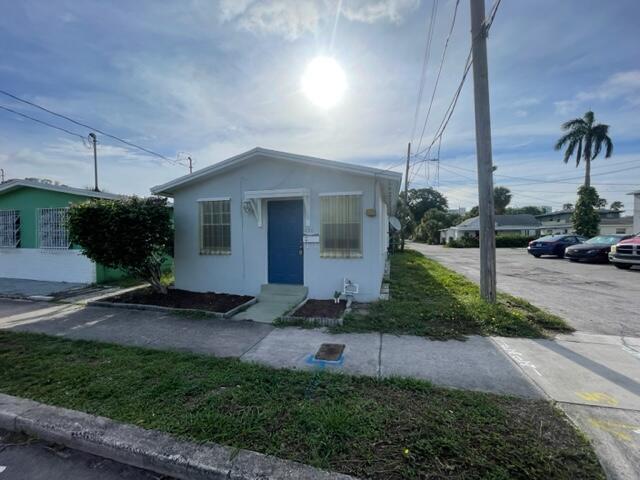 420 DOUGLASS Avenue, West Palm Beach FL 33401