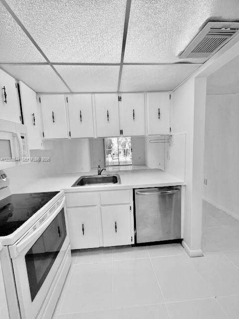 North Miami Beach, FL 33160 photo 5