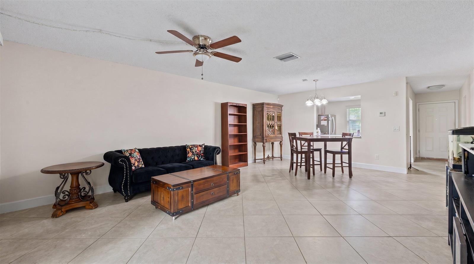 1303 LAKEVIEW Drive E, Royal Palm Beach FL 33411 photo 5