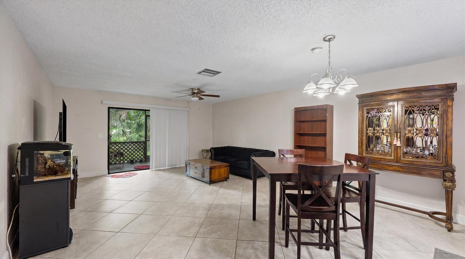 1303 LAKEVIEW Drive E, Royal Palm Beach FL 33411 photo 4
