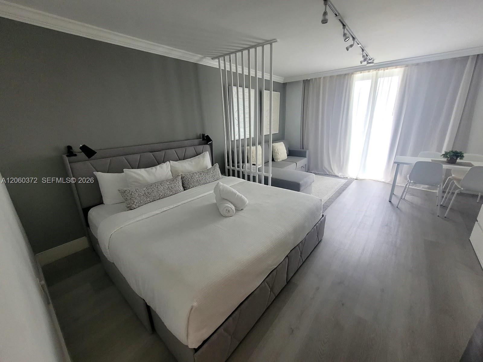 19201 Collins Ave # 632, Sunny Isles Beach FL 33160 photo 4