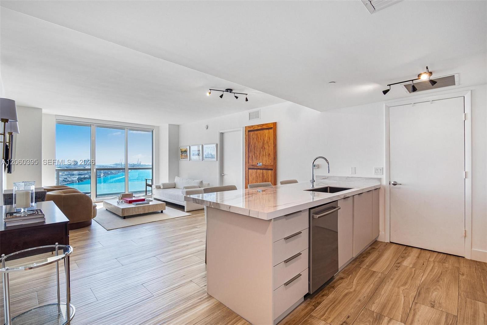 50 BISCAYNE BLVD # 2706, Miami FL 33132 photo 2