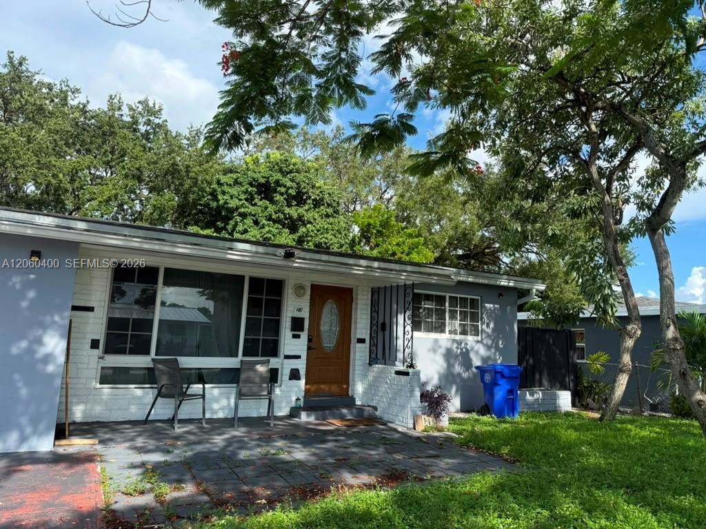 149 SW 67th Ter, Pembroke Pines FL 33023 photo 4