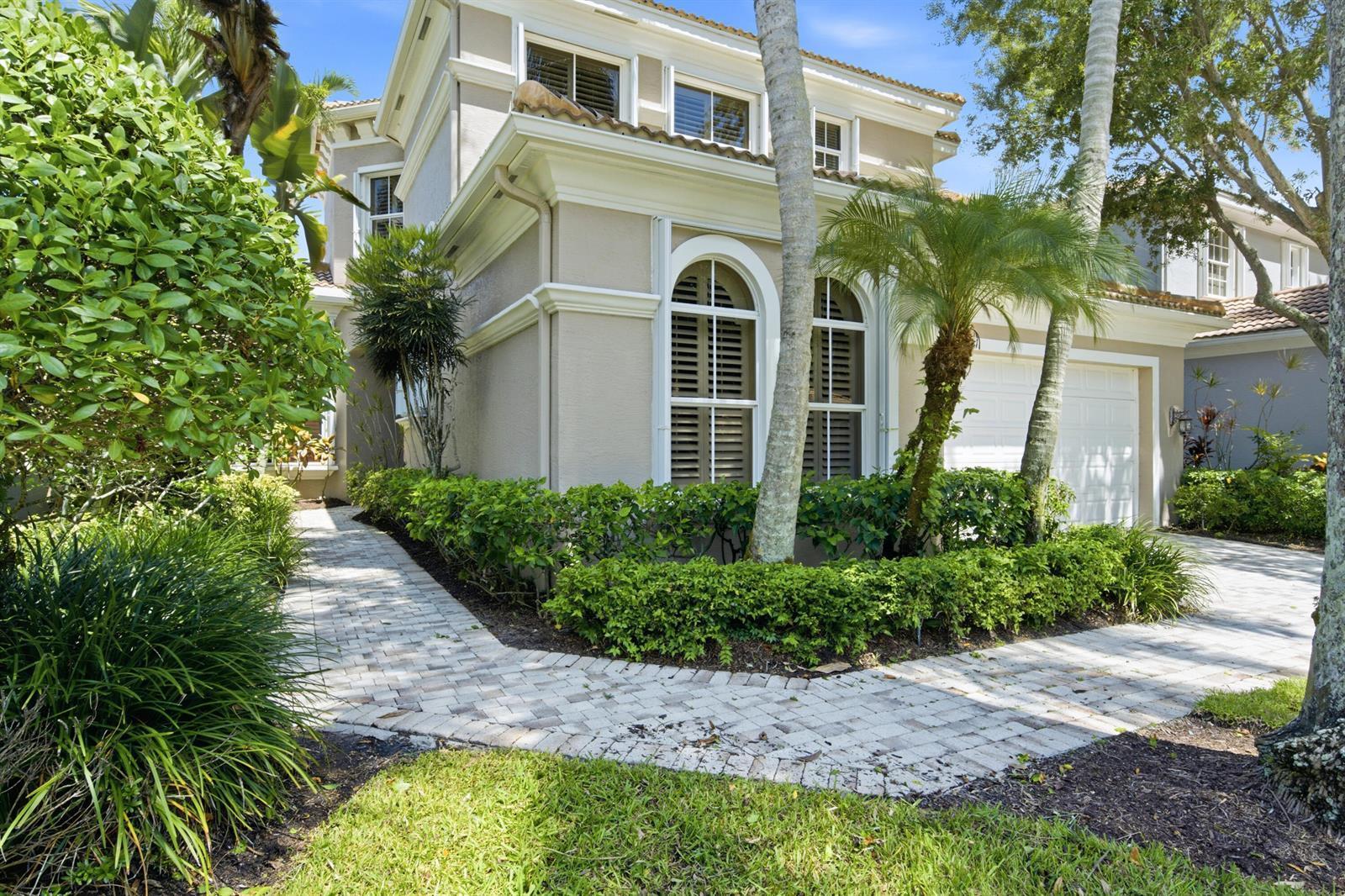136 ANDALUSIA Way, Palm Beach Gardens FL 33418 photo 2
