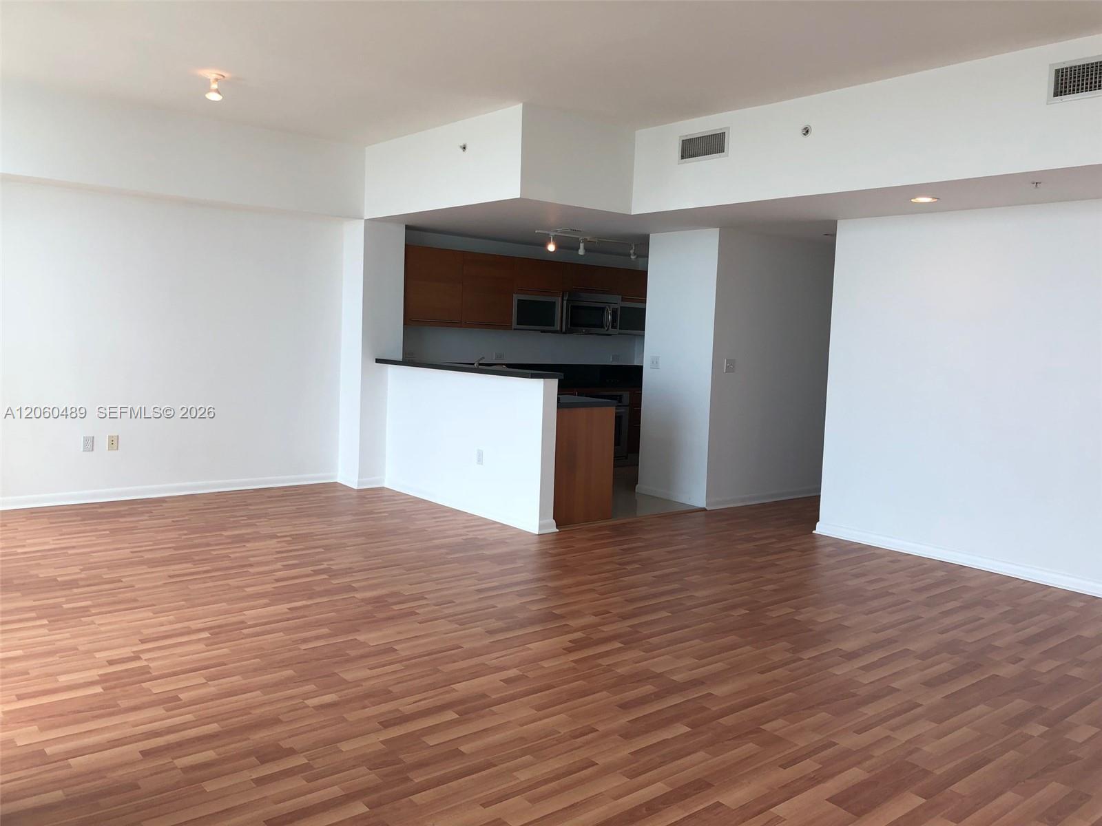 253 NE 2nd St # 4207, Miami FL 33132 photo 5