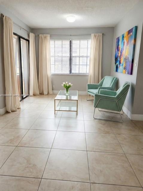 8951 W Sunrise Blvd, Plantation FL 33322 photo 4