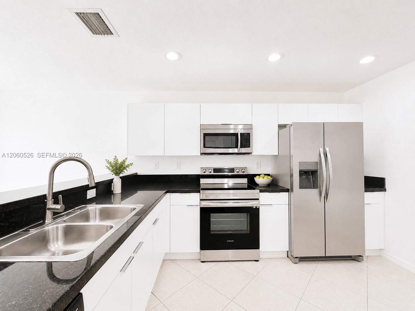324 NE 3rd St # D, Hallandale Beach FL 33009 photo 2