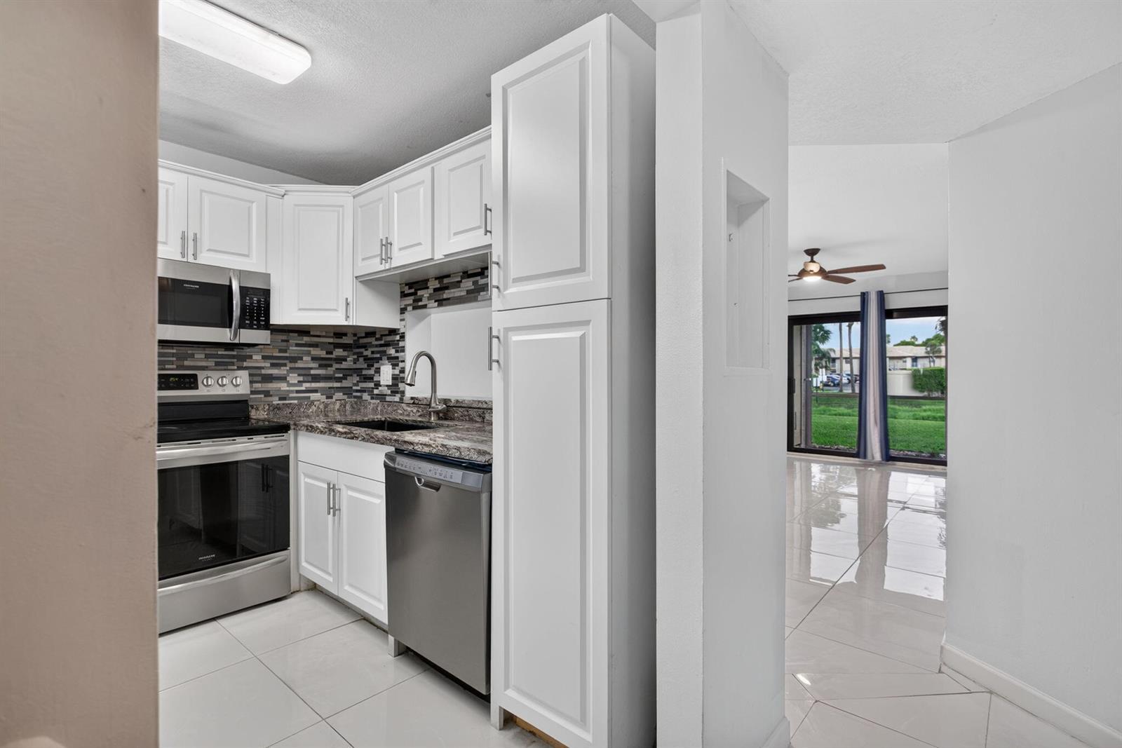 5540 Lakeside Drive # 102, Margate FL 33063 photo 4
