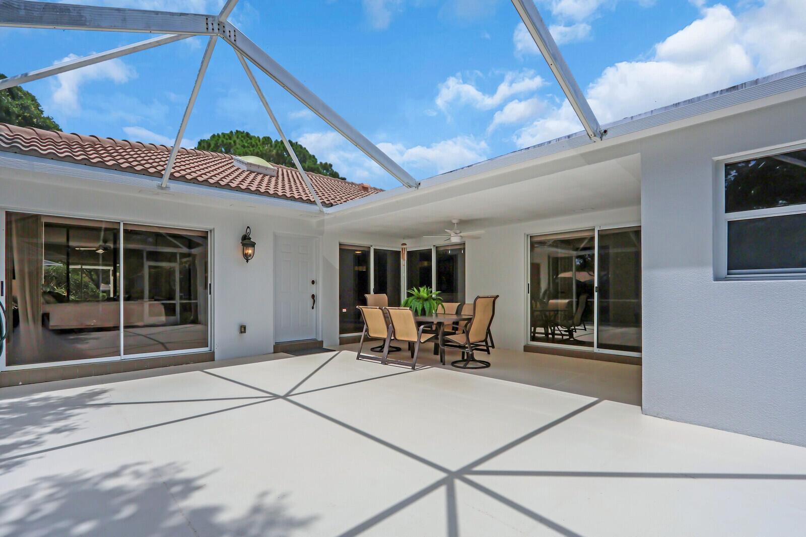 7904 CHAPMAN OAK Court, Palm Beach Gardens FL 33410 photo 3