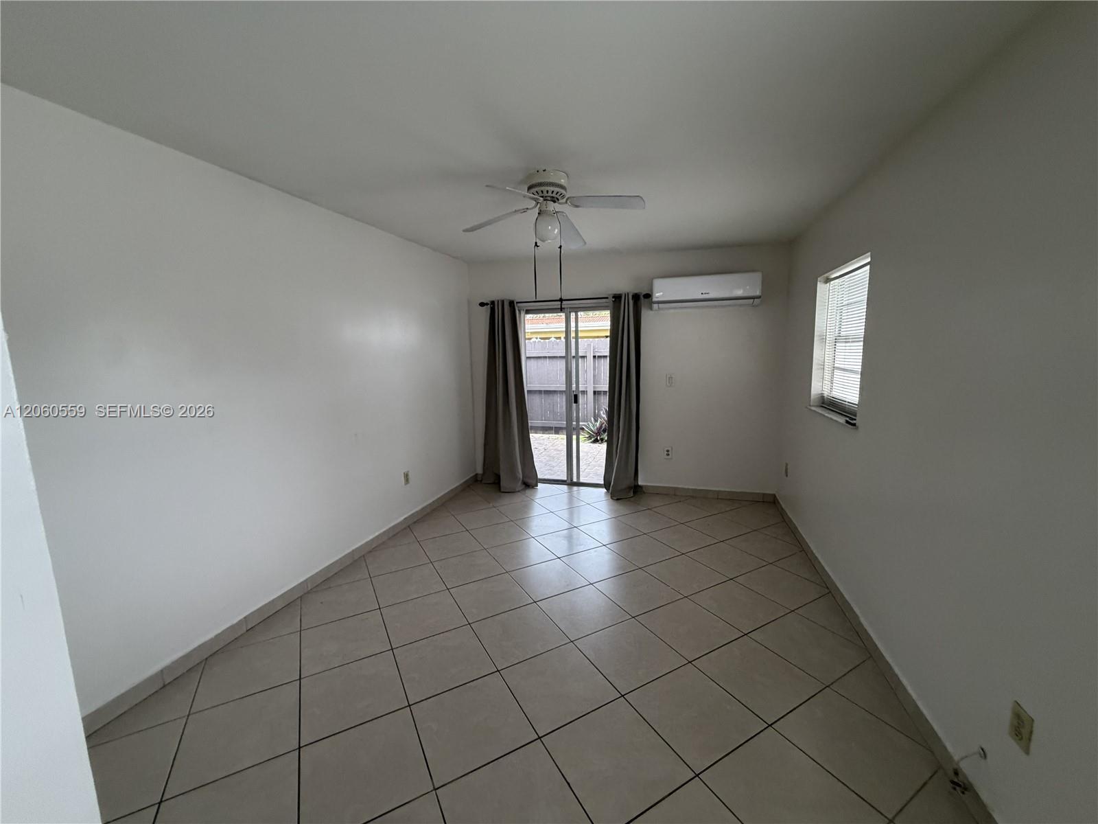 Miami, FL 33175 photo 3