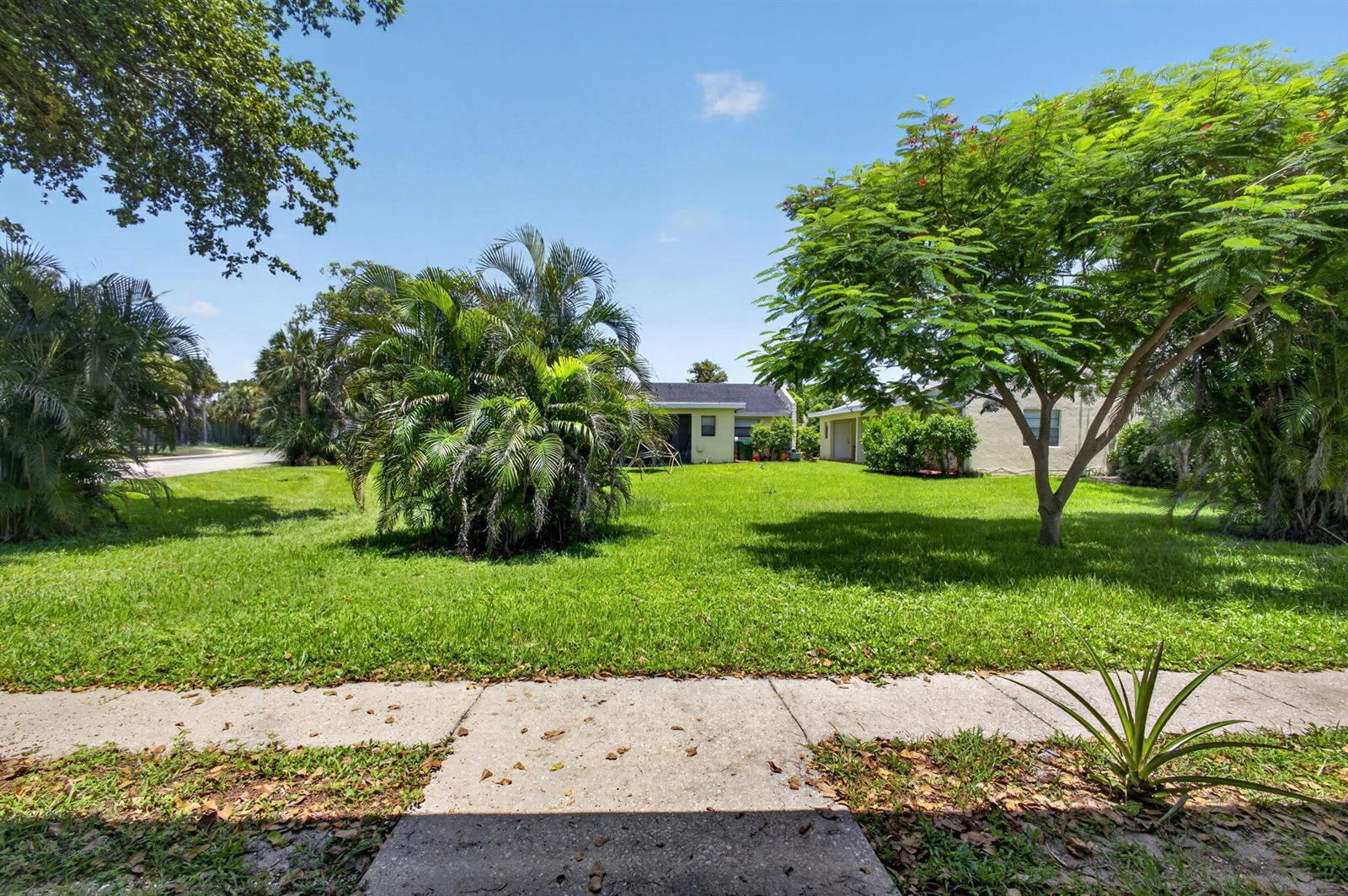 12395 Peconic Court, Wellington FL 33414 photo 3