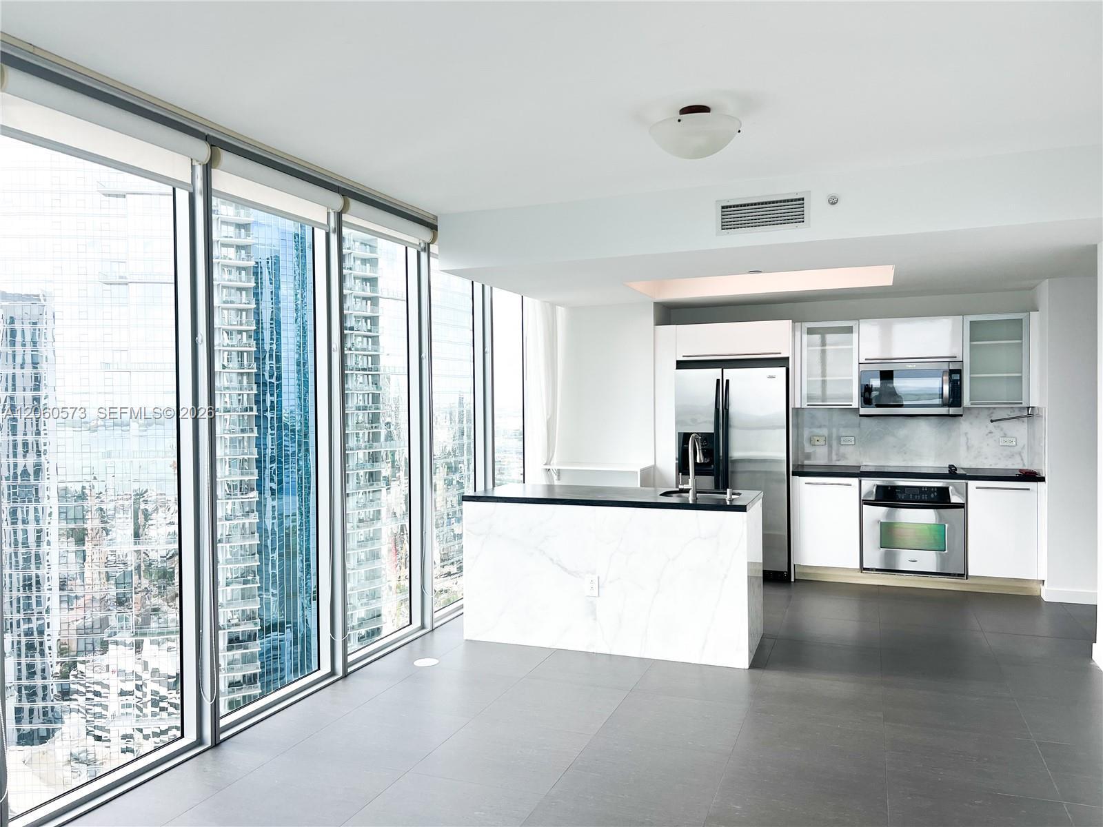 888 Biscayne Blvd # 3701, Miami FL 33132 photo 2