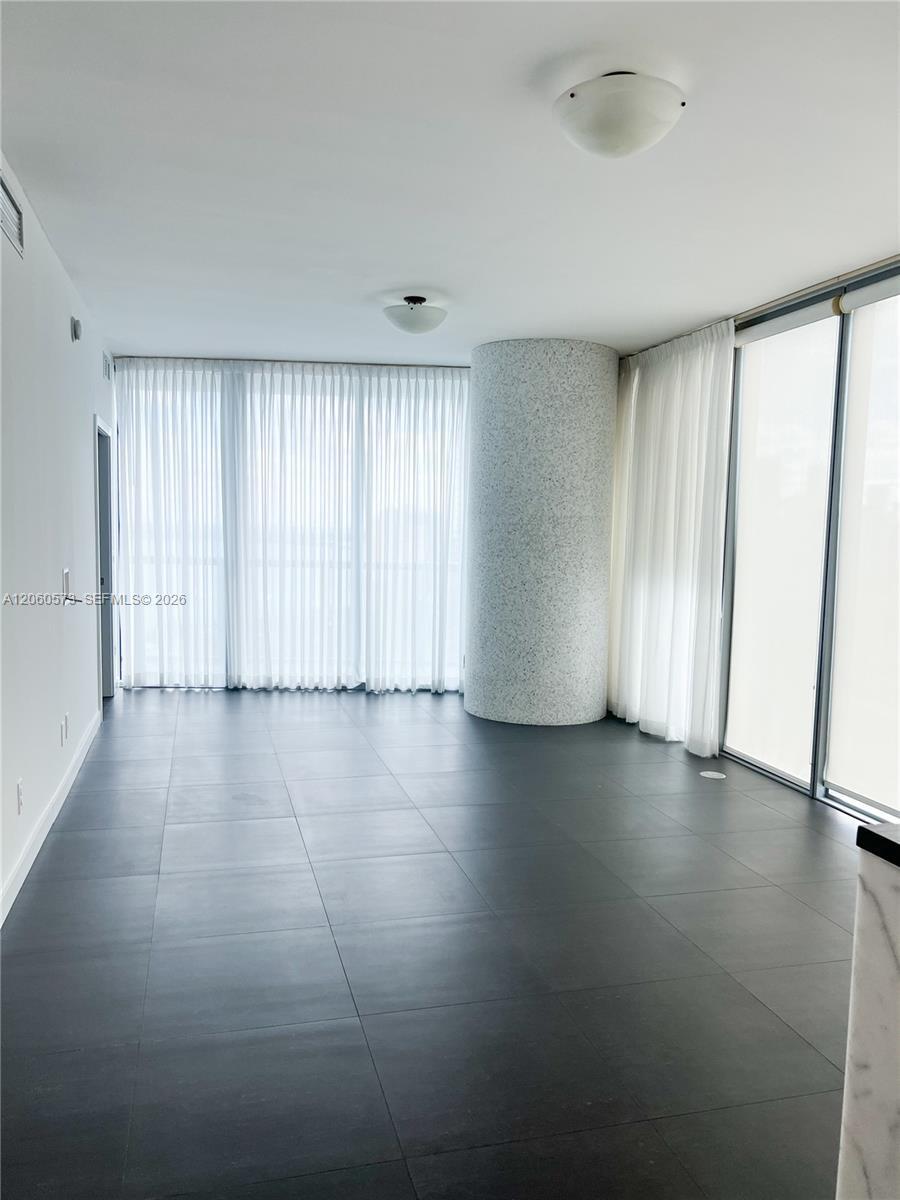 888 Biscayne Blvd # 3701, Miami FL 33132 photo 4