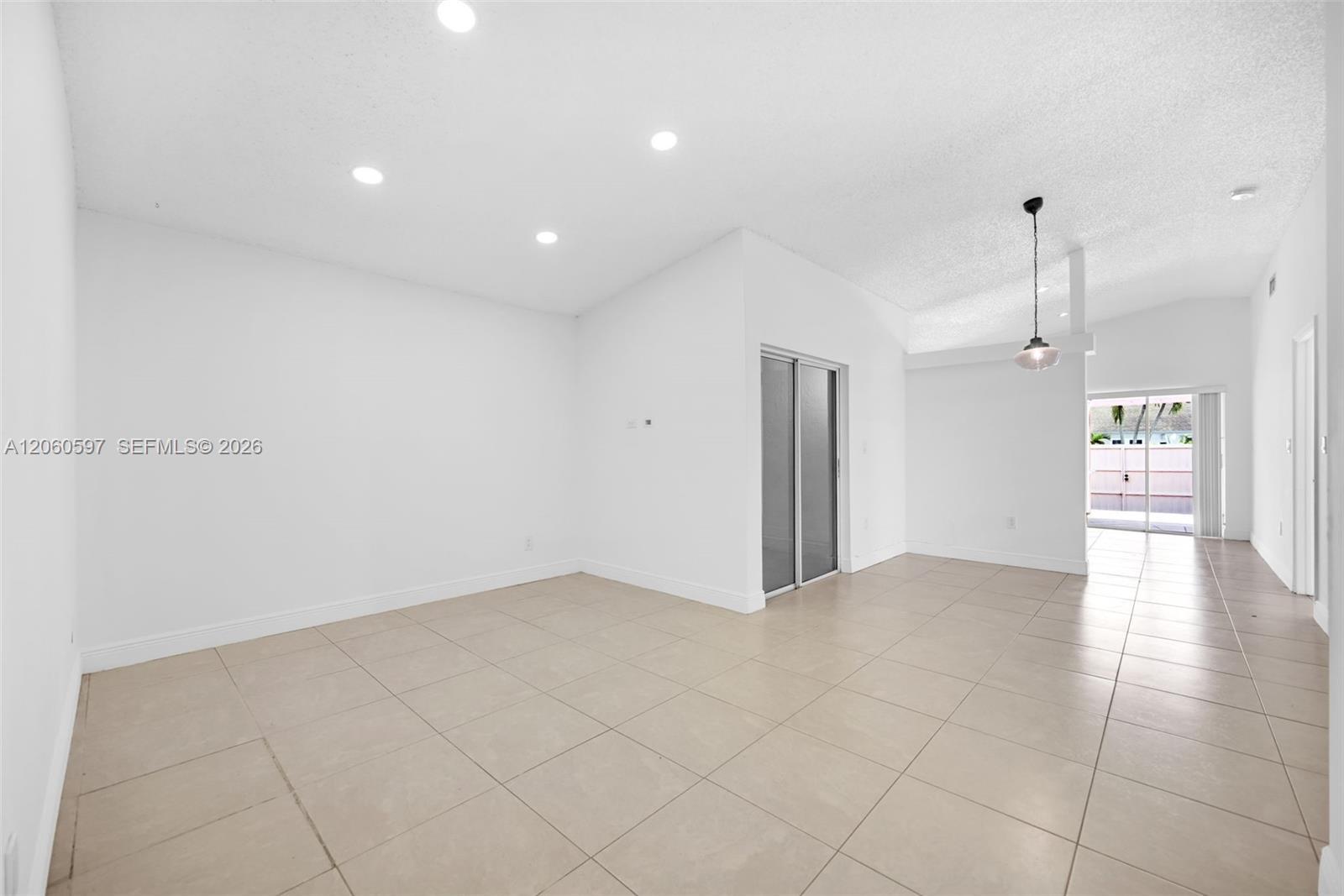 Miami, FL 33186 photo 5
