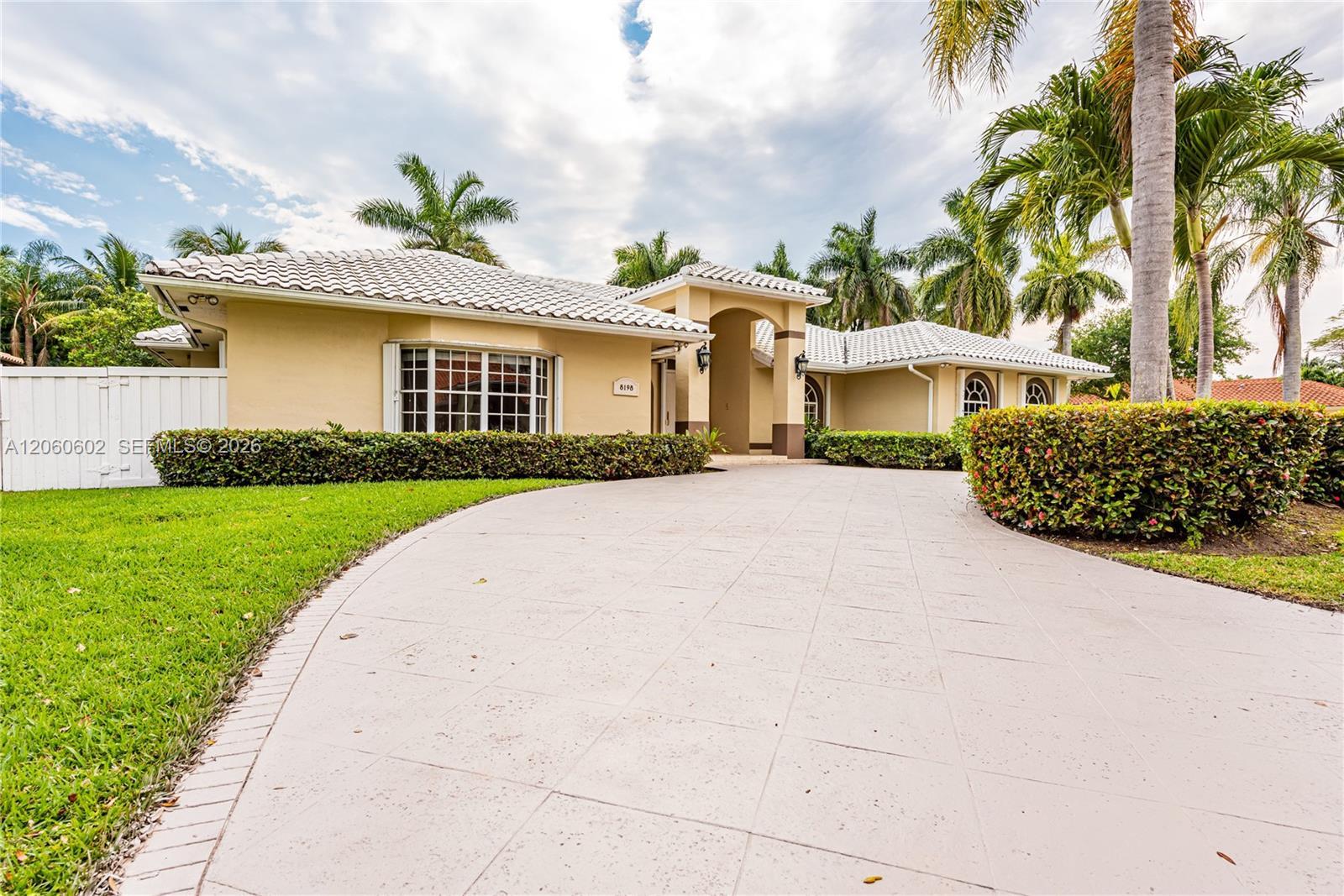Miami, FL 33143 photo 3