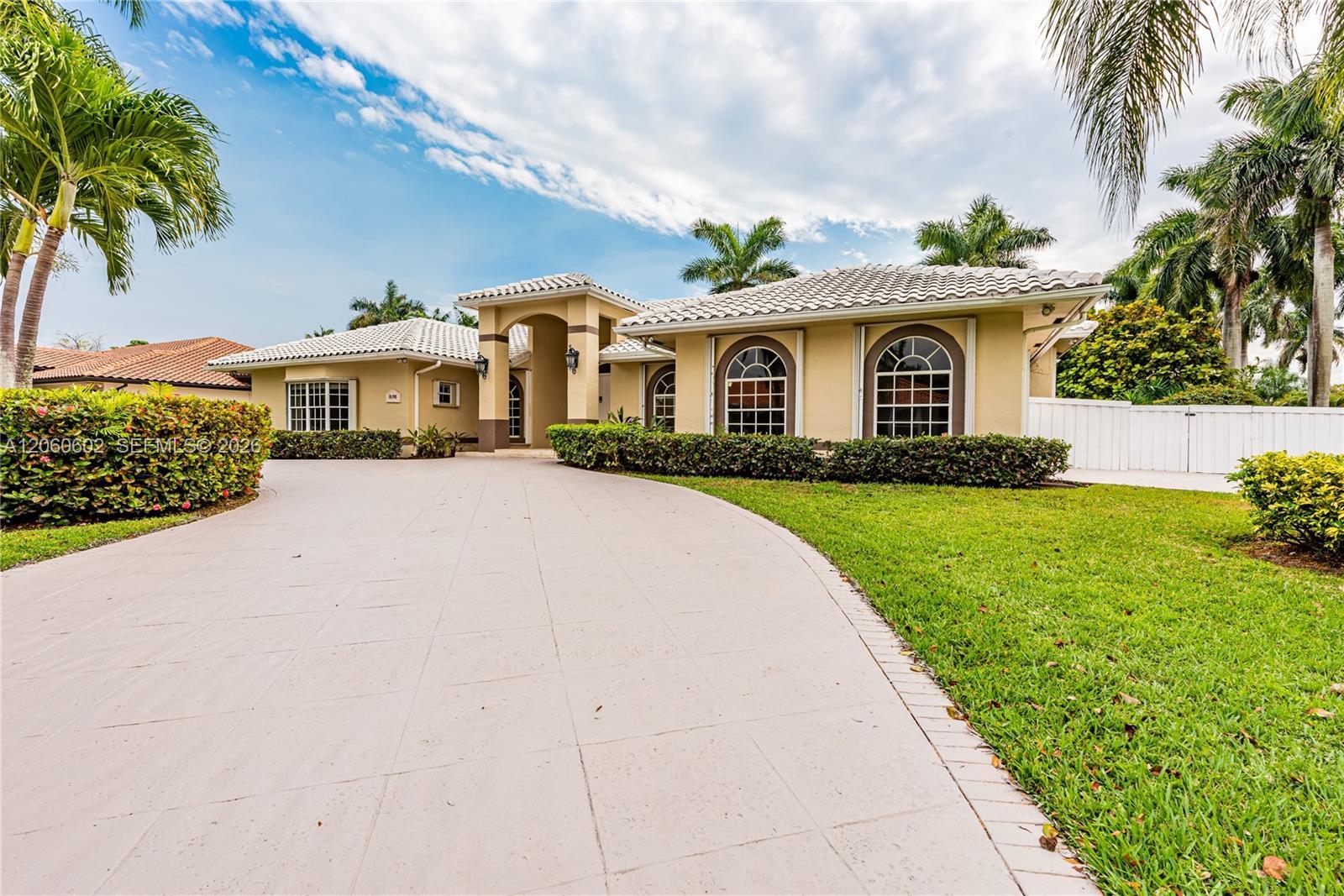 Miami, FL 33143 photo 4