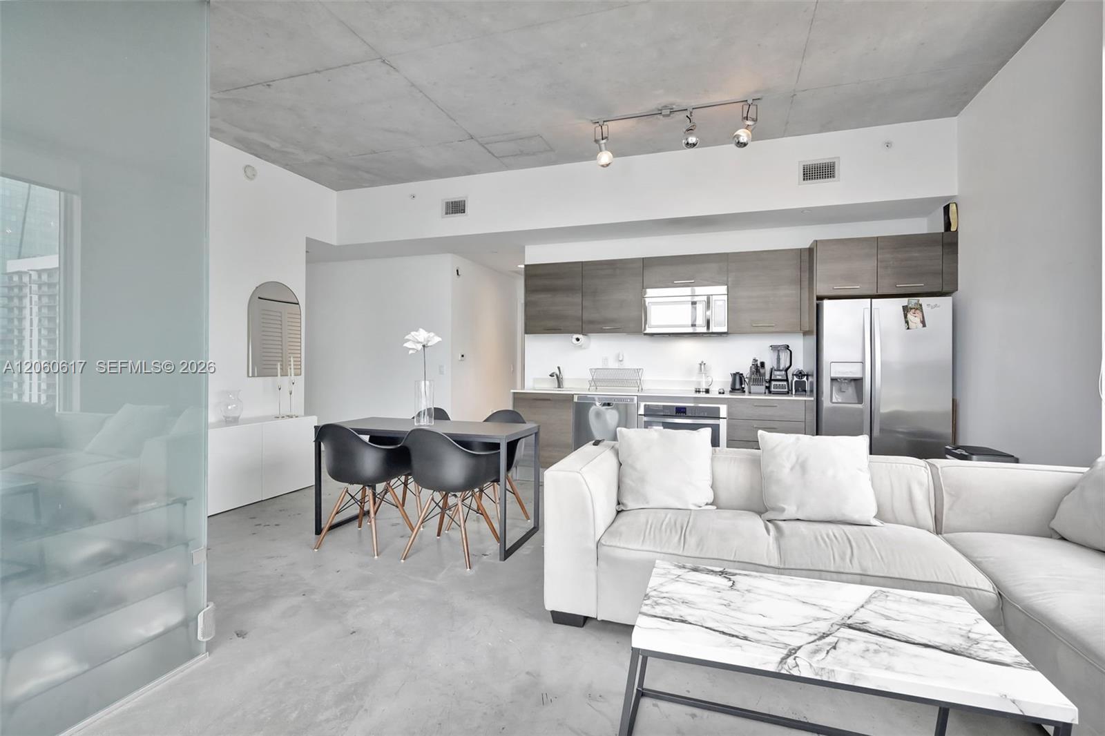 151 SE 1st St # 2511, Miami FL 33131 photo 3