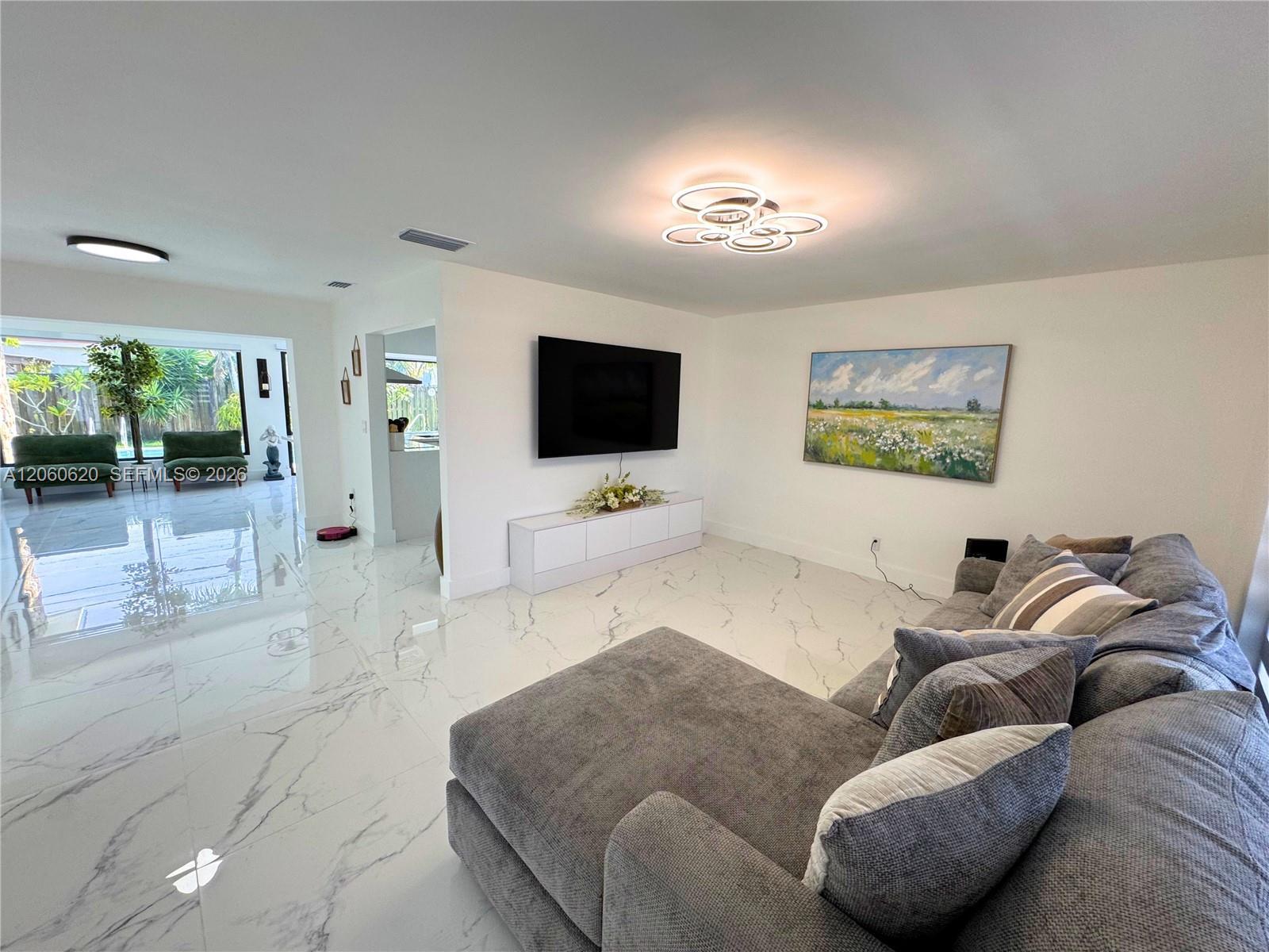 8550 NW 26th St, Sunrise FL 33322 photo 4