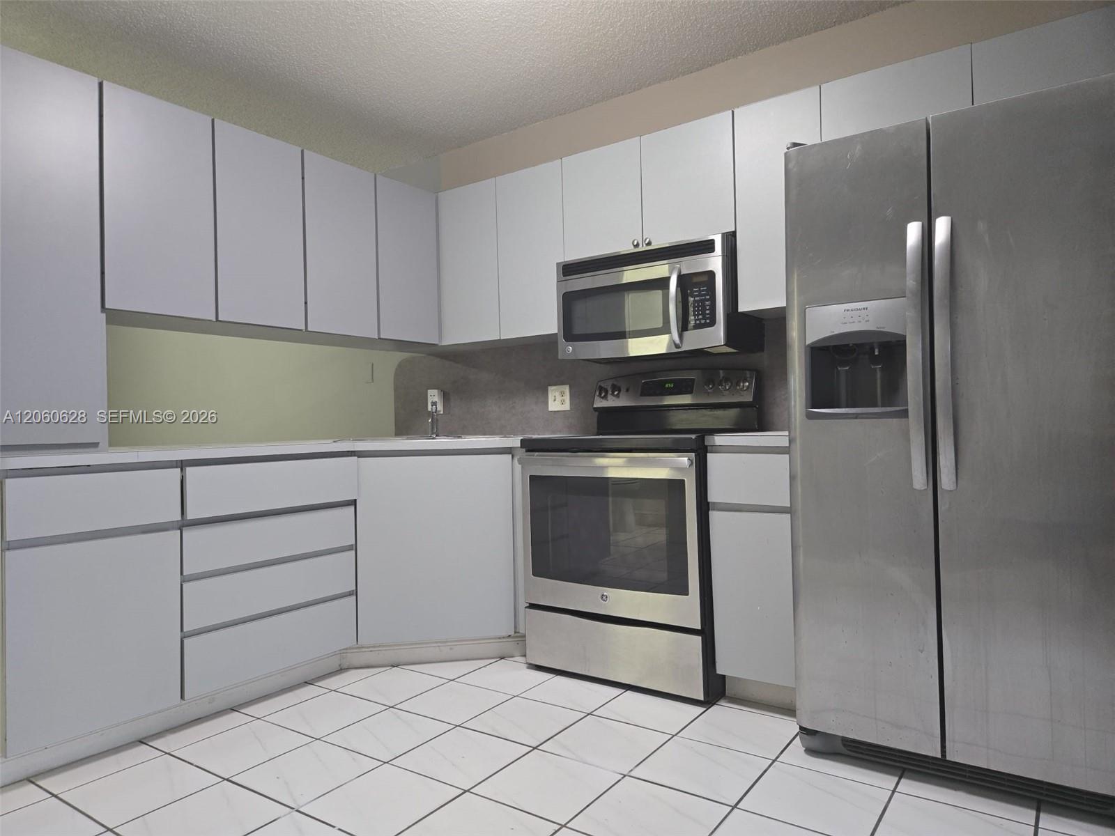 8810 NW 114th Ter, Hialeah Gardens FL 33018 photo 4