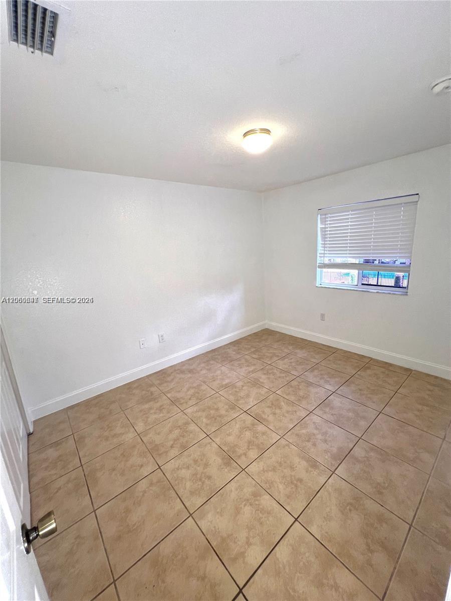8885 SW 221st Ter, Cutler Bay FL 33190 photo 4