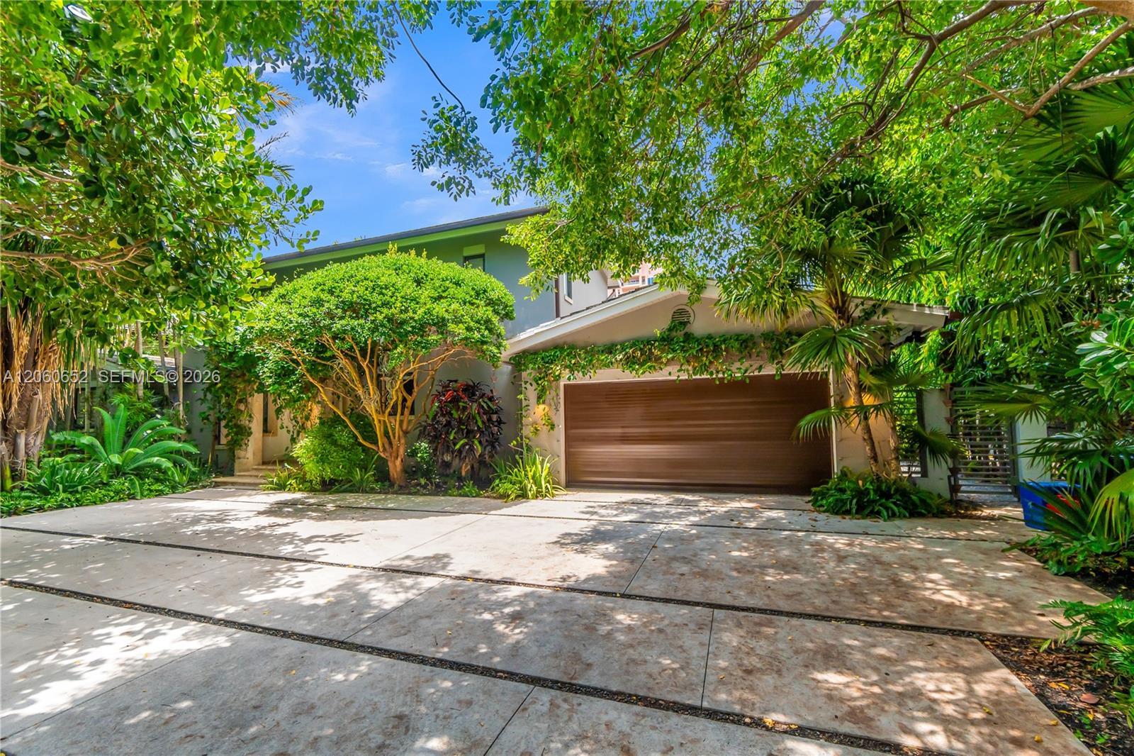 6840 Sunrise Pl, Coral Gables FL 33133 photo 2