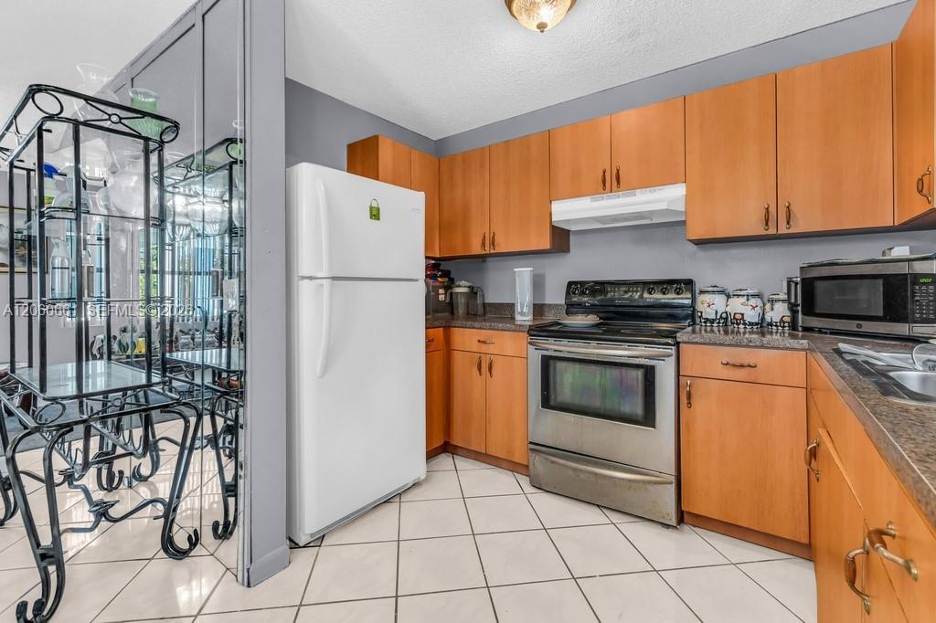 12231 SW 202nd St, Miami FL 33177 photo 5