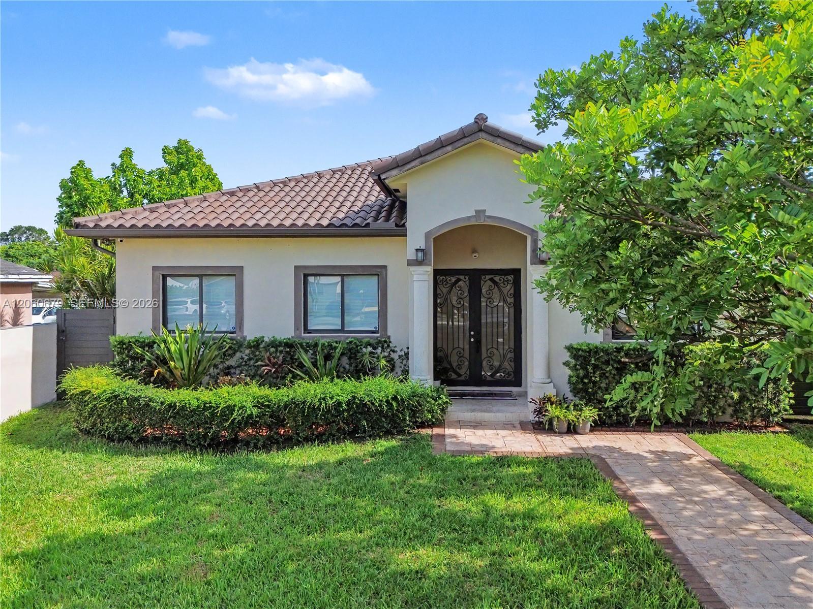 5889 SW 17th St, Miami FL 33155 photo 2