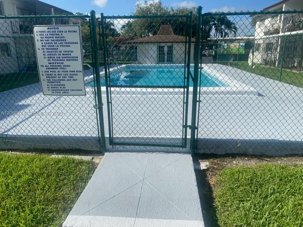 9520 SW 8th St # 118, Miami FL 33174 photo 3