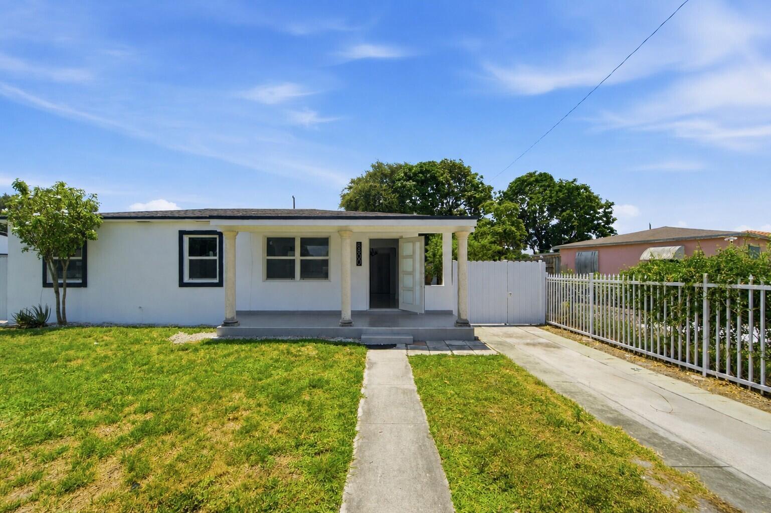 8800 NW 33 Avenue Road, Miami FL 33147 photo 3