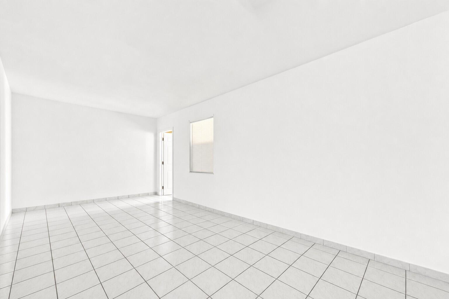 8800 NW 33 Avenue Road, Miami FL 33147 photo 5