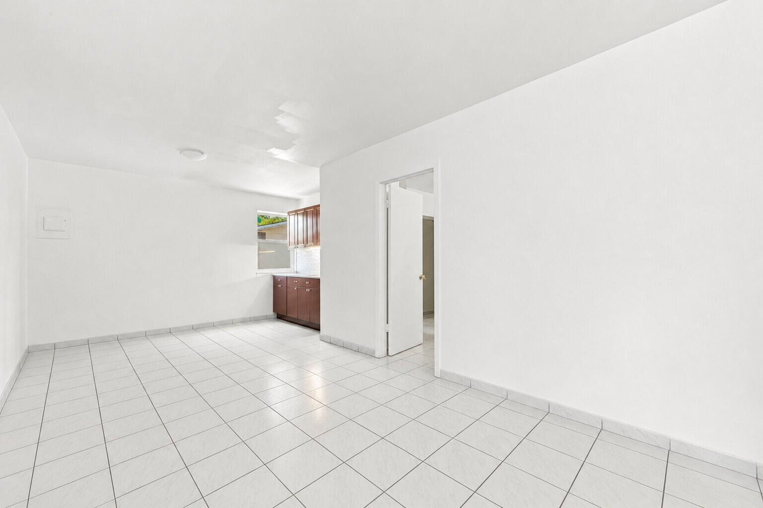 8800 NW 33 Avenue Road, Miami FL 33147 photo 4